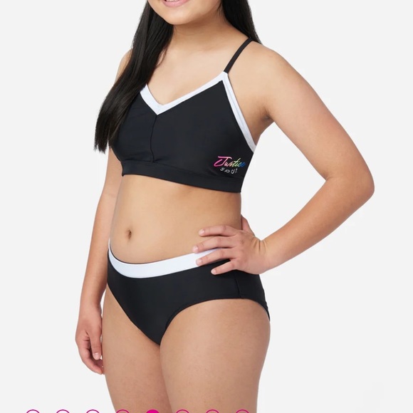 Girls Swimsuit two-piece bikini size 16/18, reversible from black to white - Picture 9 of 10